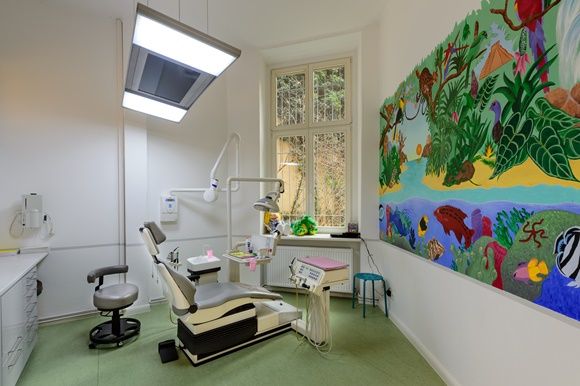 Русский стоматолог в Берлине. Стоматологические услуги в Берлине. Зубной врач в Берлине. Лечение зубов в Берлине